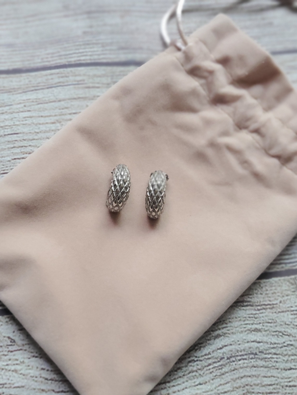 Vinrage Silvertone Textured Hoop Clip-on Earrings